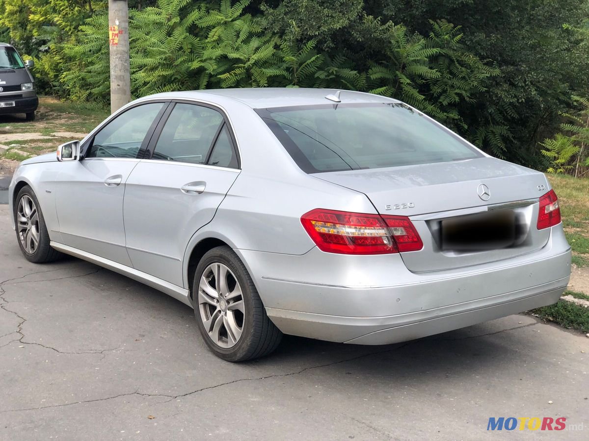 2009' Mercedes-Benz E Класс photo #4