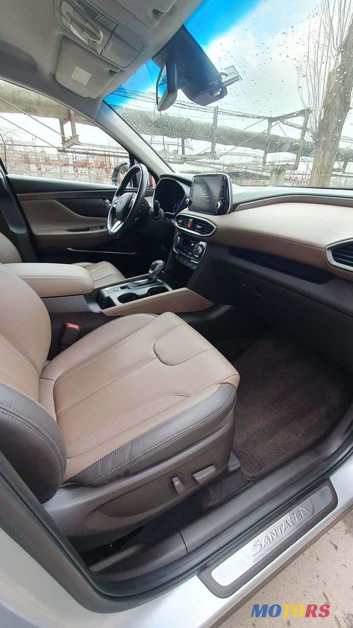 2018' Hyundai Santa Fe photo #6