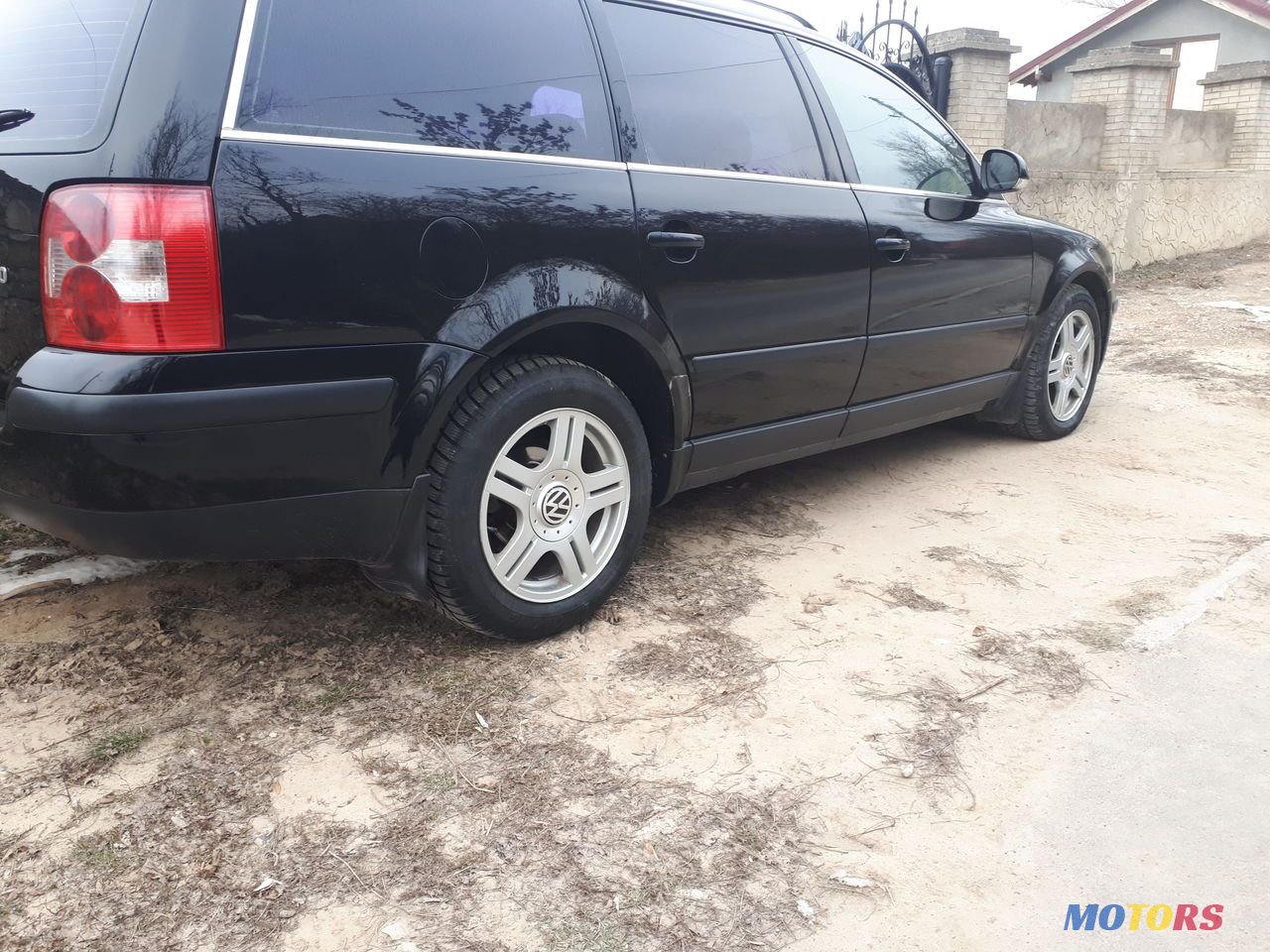 2004' Volkswagen Passat photo #5