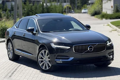 2016' Volvo S90