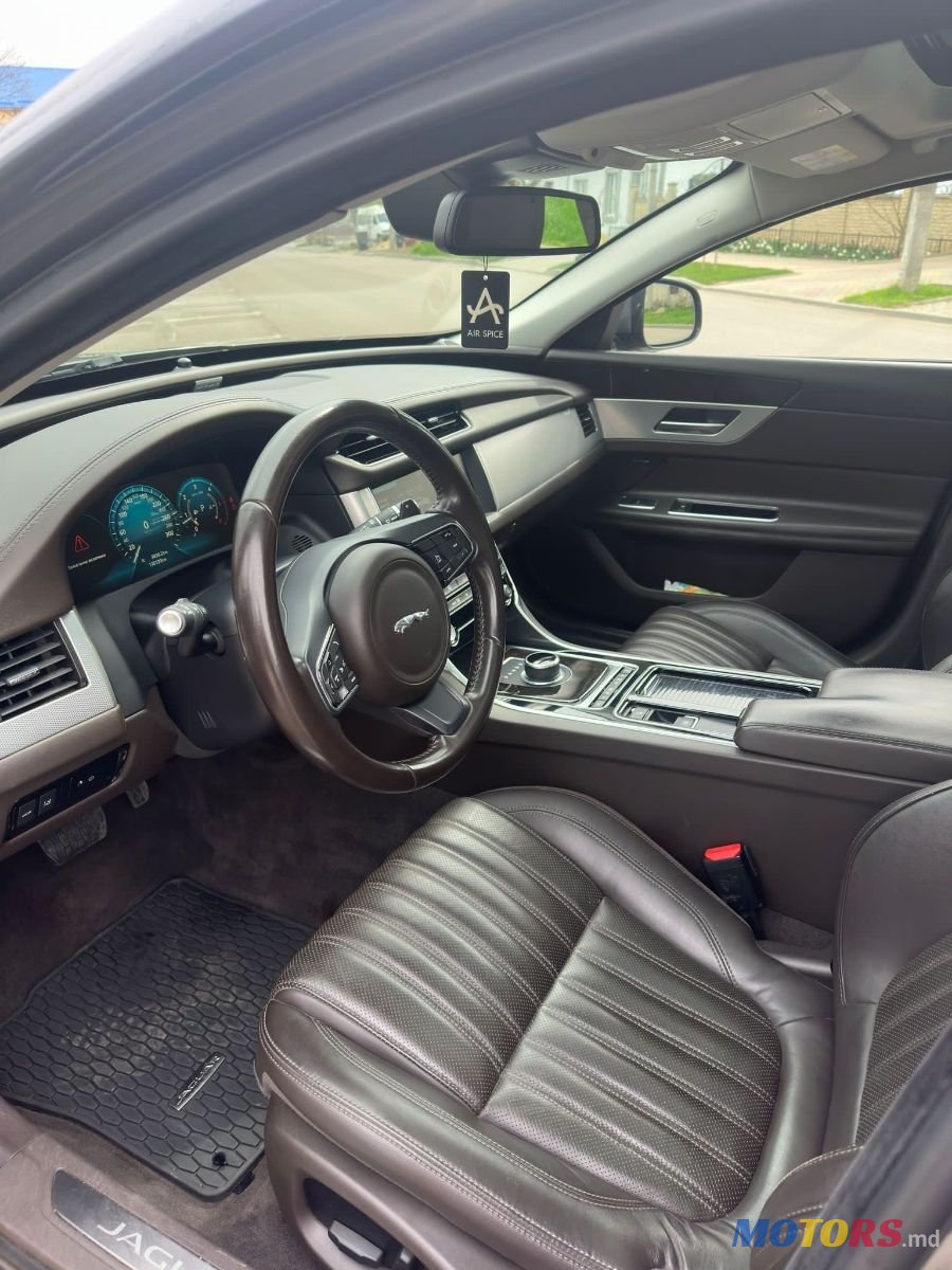 2016' Jaguar XF photo #6