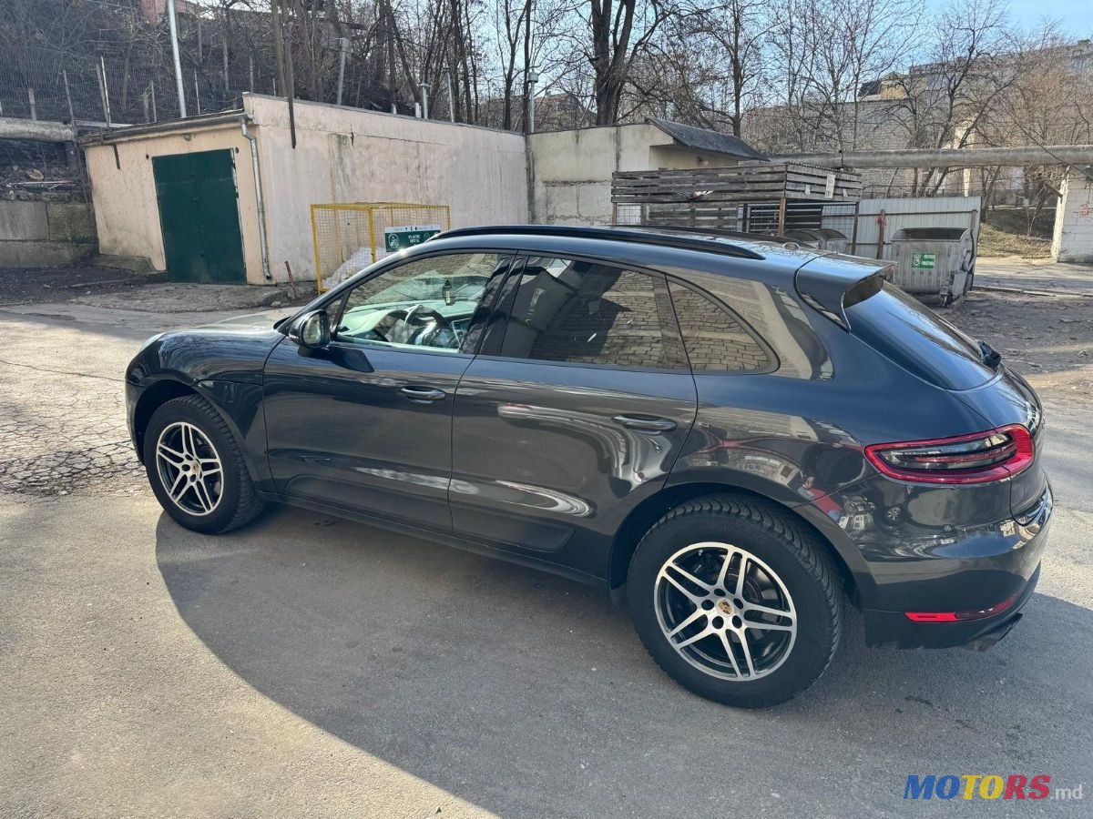 2018' Porsche Macan photo #2