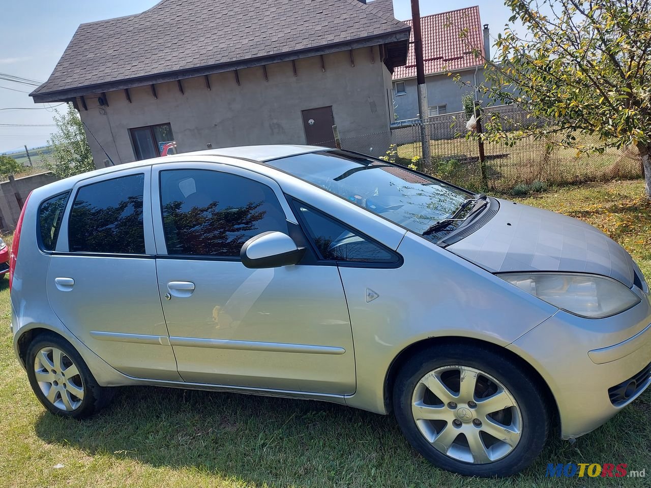 2005' Mitsubishi Colt photo #1