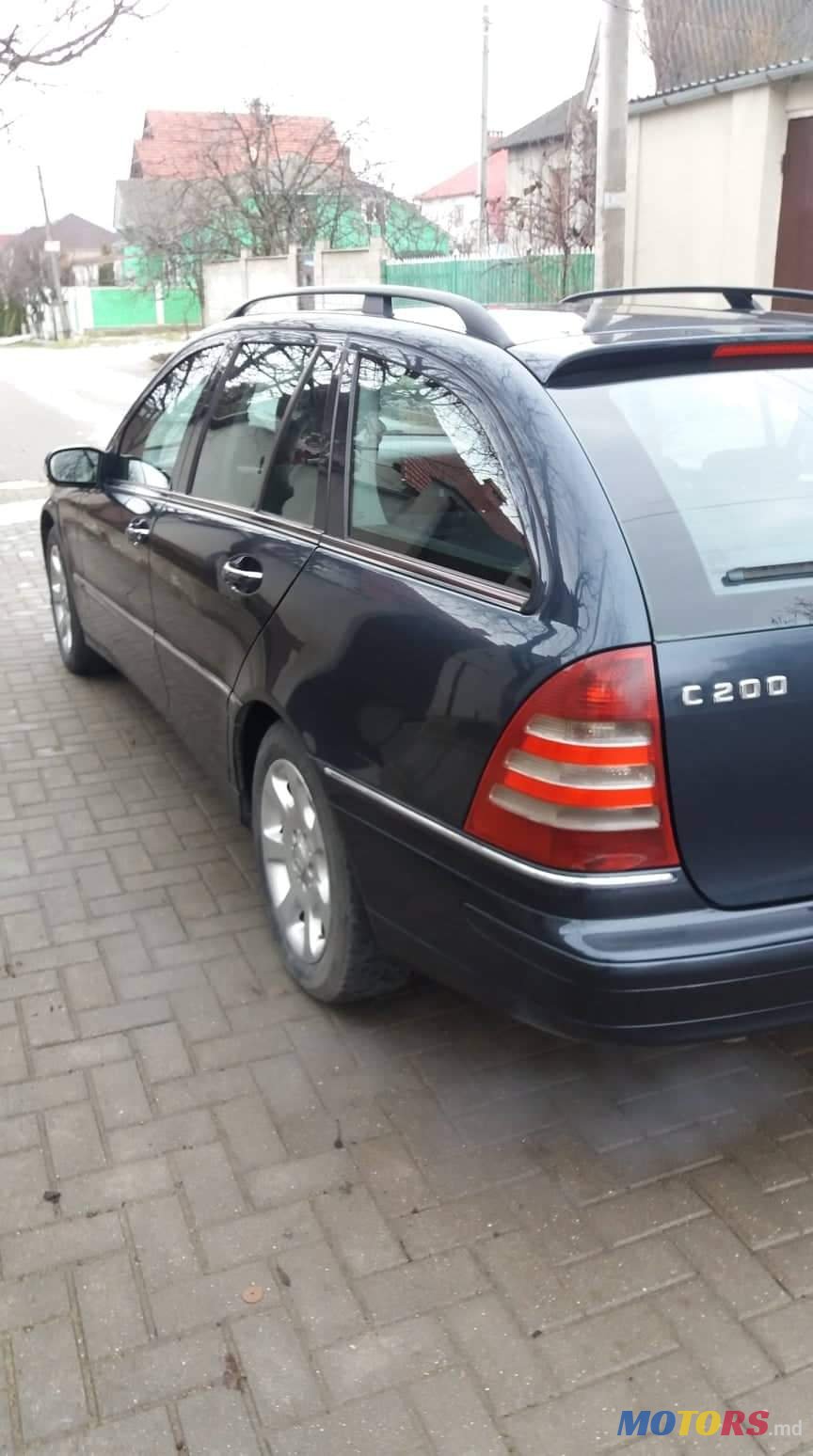 2004' Mercedes-Benz C-Class photo #2