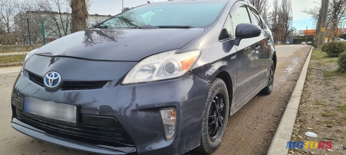 2012' Toyota Prius photo #5