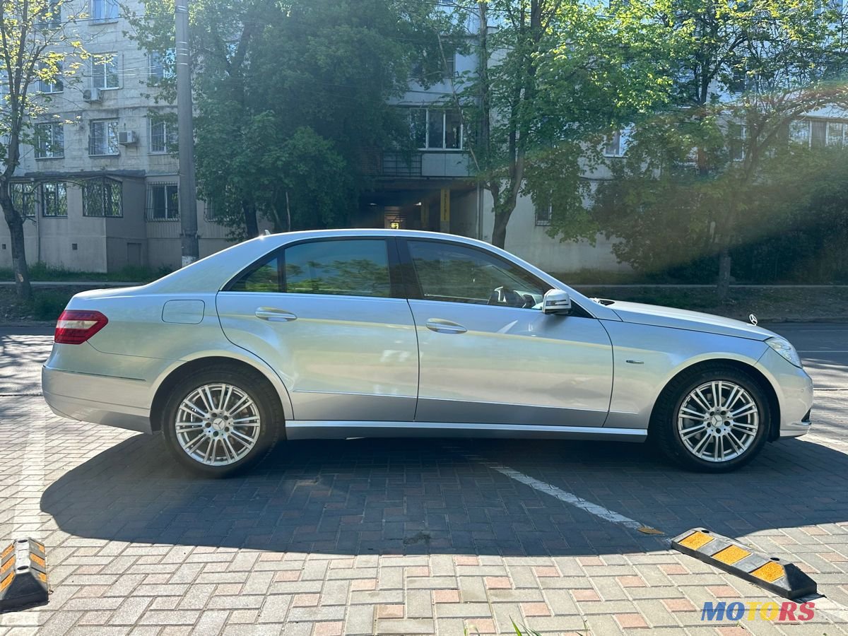 2009' Mercedes-Benz E-Class photo #6