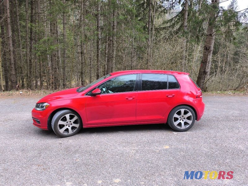 2019' Volkswagen Golf photo #6