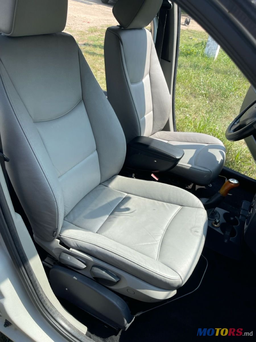 2007' Dacia Logan photo #5