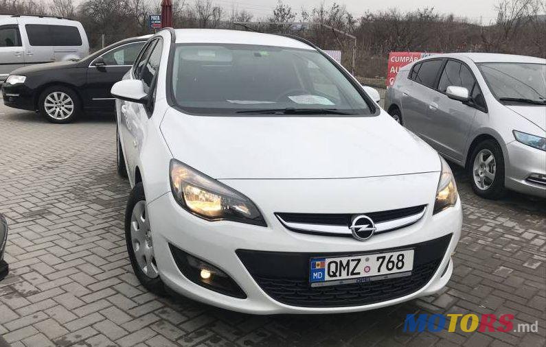 2014' Opel Astra photo #1