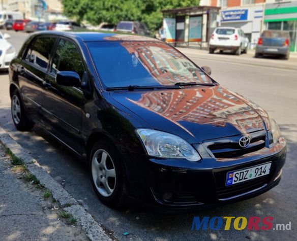 2004' Toyota Corolla photo #1