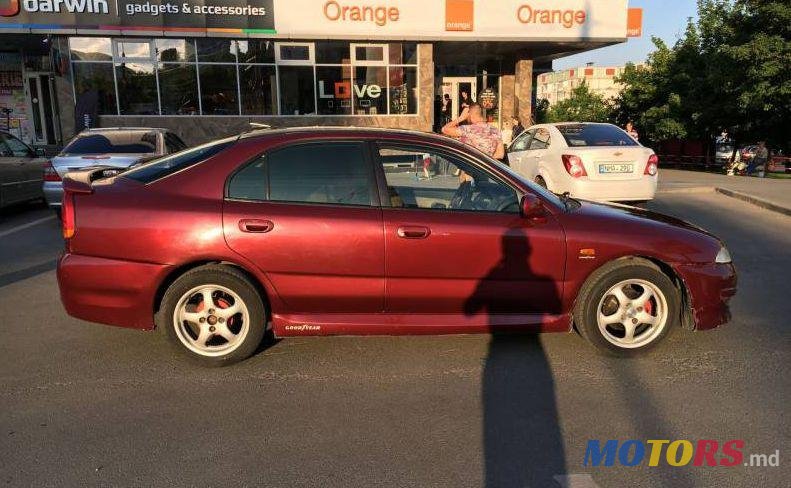 1998' Mitsubishi Carisma photo #1