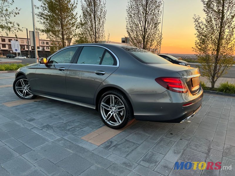 2016' Mercedes-Benz E-Class photo #5