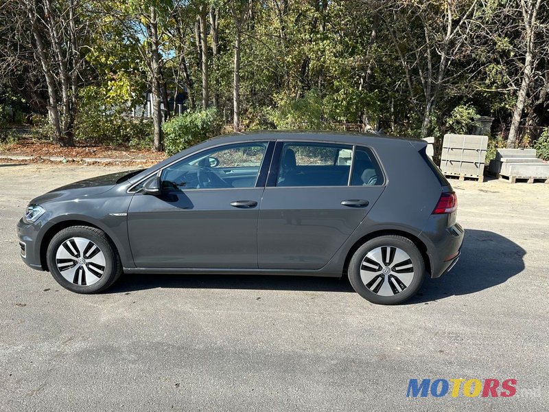 2020' Volkswagen Golf photo #3