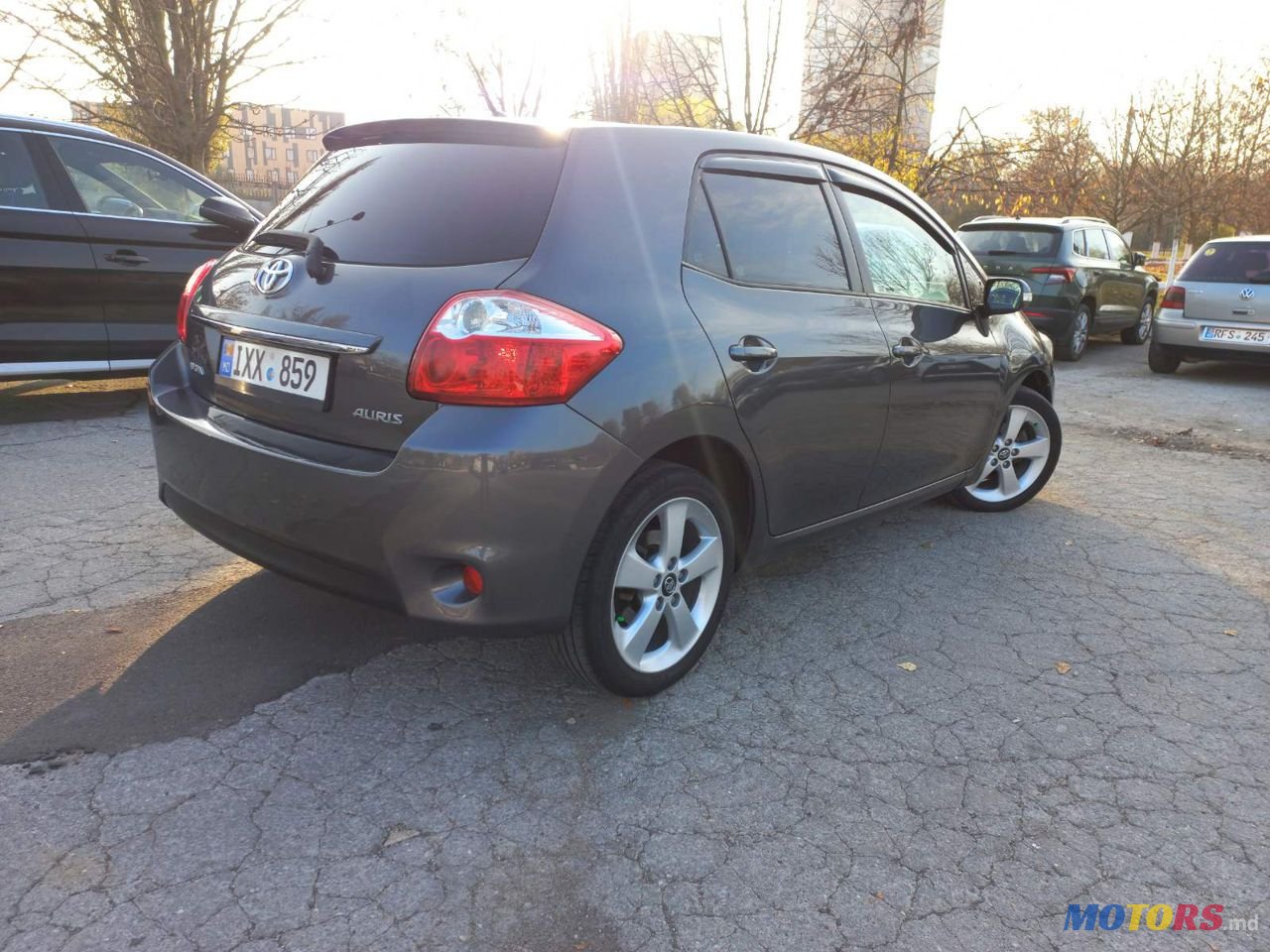 2011' Toyota Auris photo #4