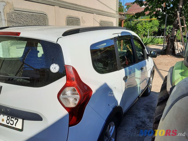 2017' Dacia Lodgy photo #2