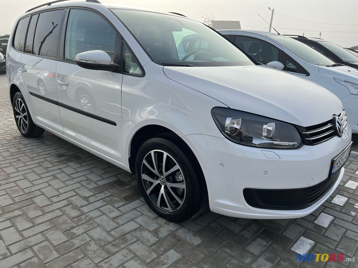 2012' Volkswagen Touran photo #1