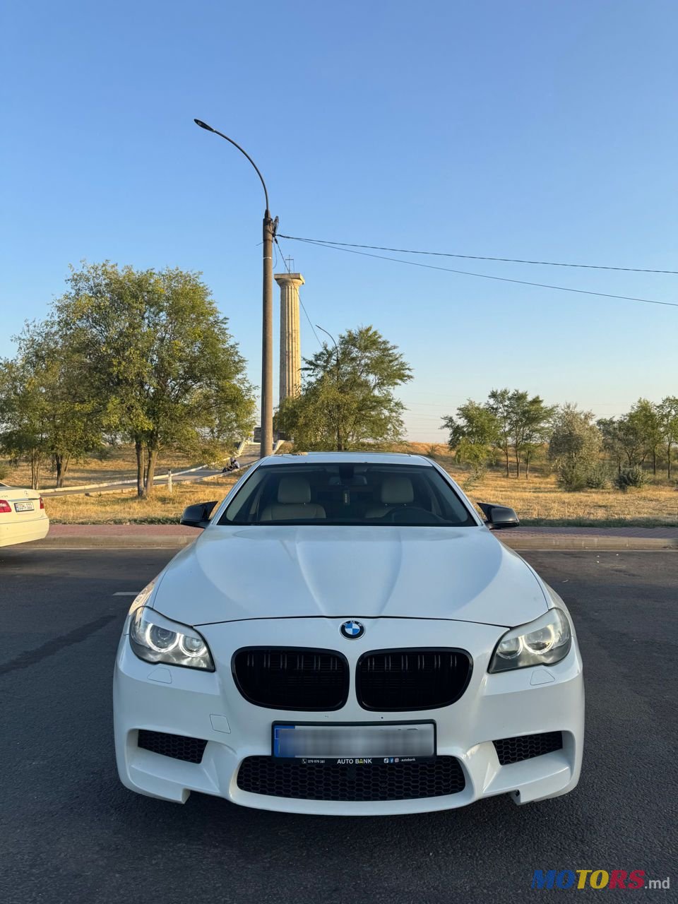 2013' BMW 5 Series photo #1