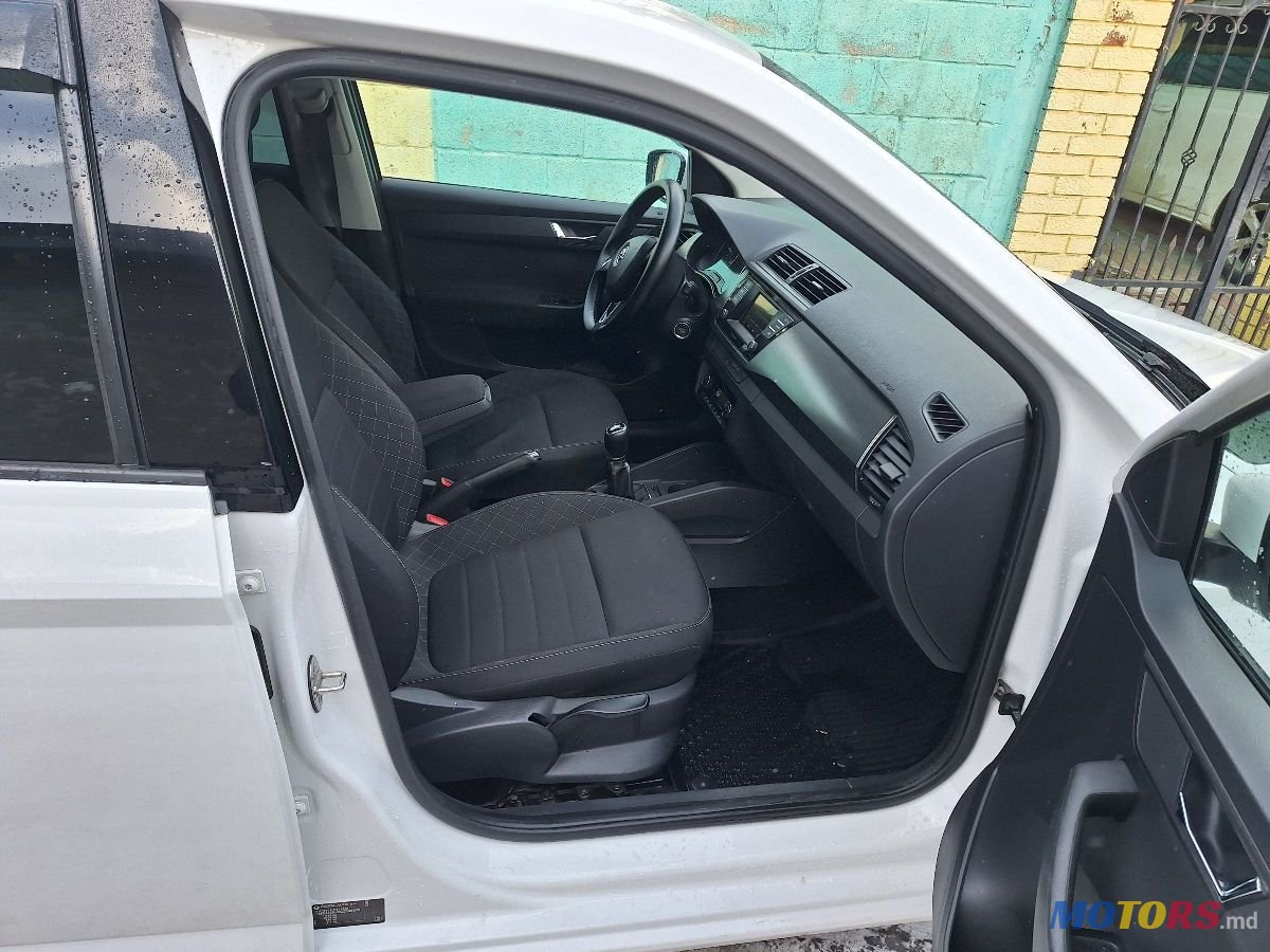 2015' Skoda Fabia photo #5