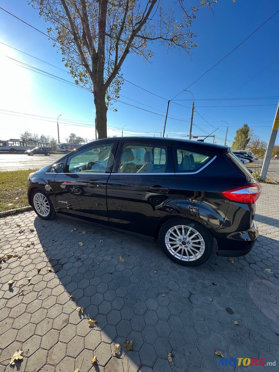 2013' Ford C-MAX photo #3