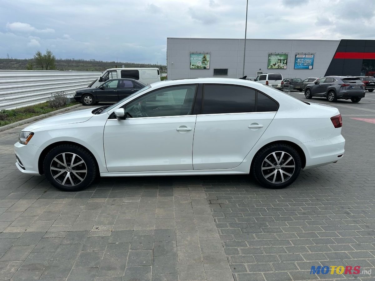 2016' Volkswagen Jetta photo #4