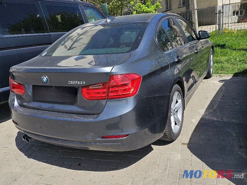 2014' BMW 3 Series photo #2