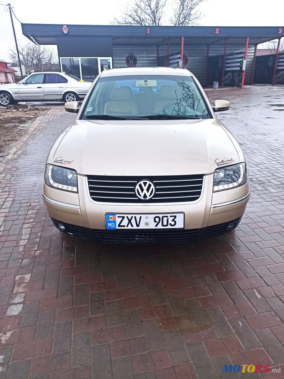 2002' Volkswagen Passat photo #1
