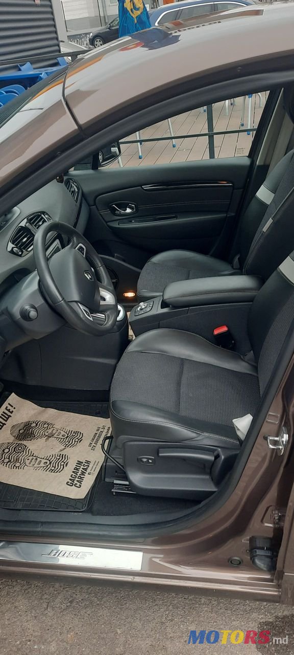 2013' Renault Scenic photo #5