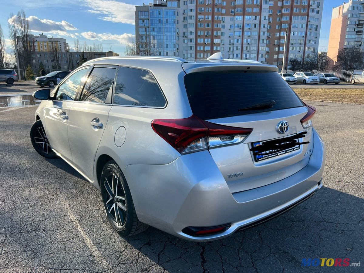 2016' Toyota Auris photo #5