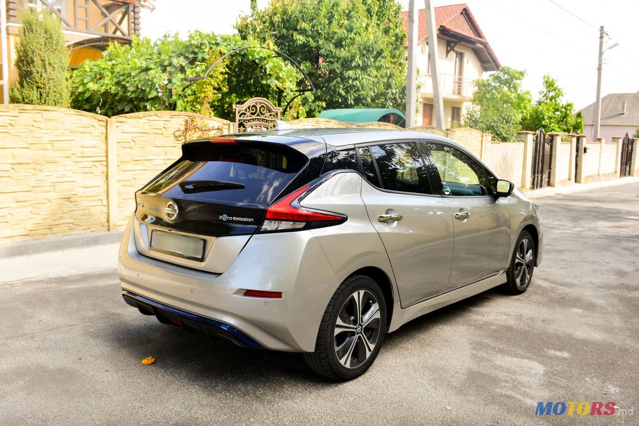 2021' Nissan Leaf photo #5
