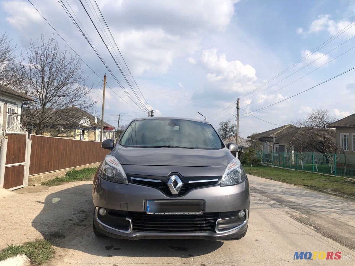 2012' Renault Grand Scenic photo #2