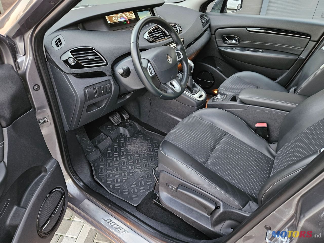 2013' Renault Grand Scenic photo #5