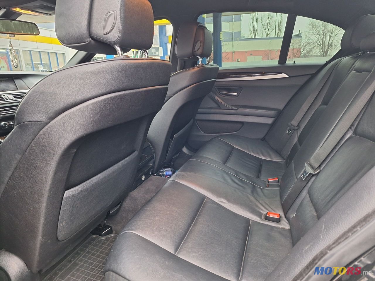 2013' BMW 5 Series photo #2