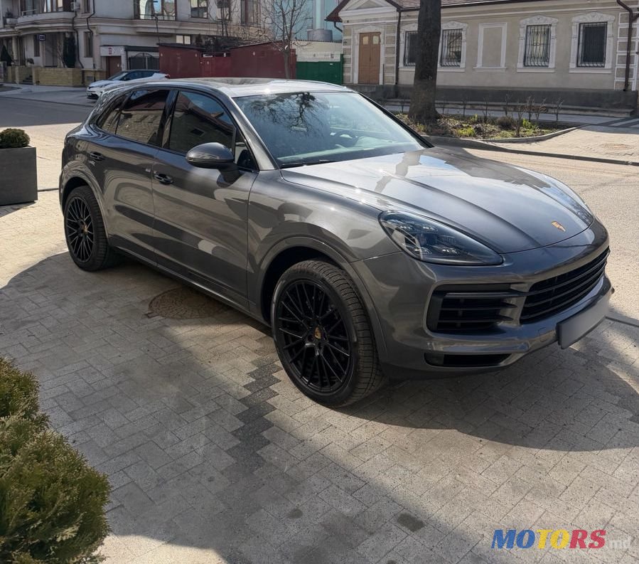 2019' Porsche Cayenne photo #1