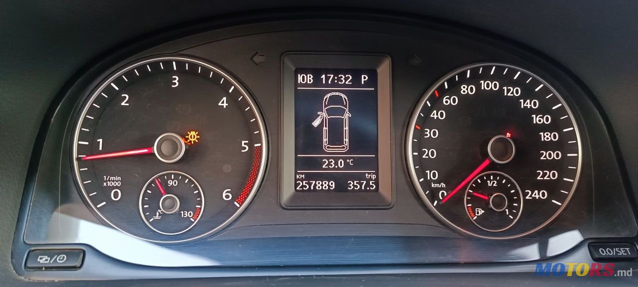 2013' Volkswagen Touran photo #4