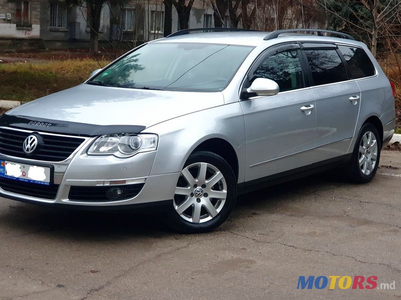 2009' Volkswagen Passat photo #4