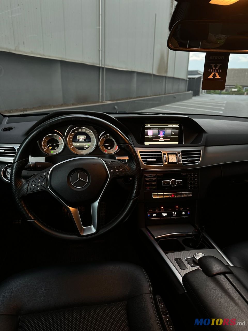 2014' Mercedes-Benz E-Class photo #4
