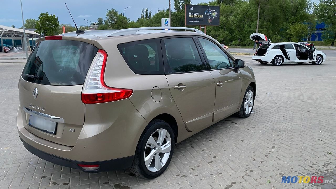 2014' Renault Grand Scenic photo #4