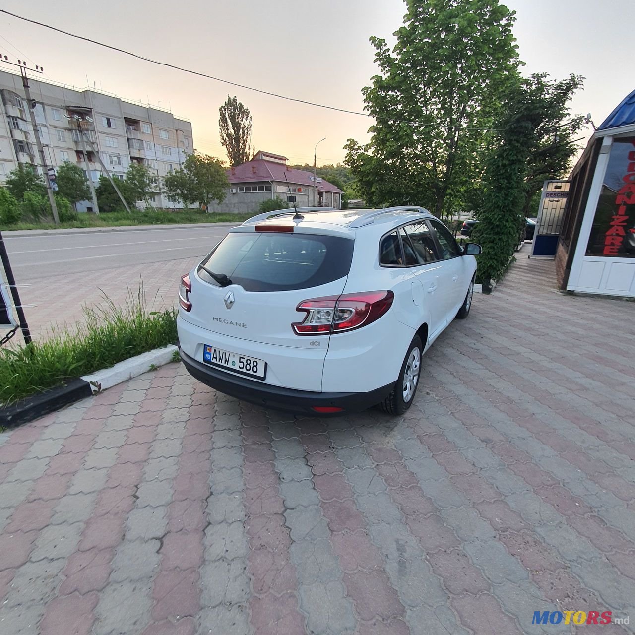 2012' Renault Megane photo #6