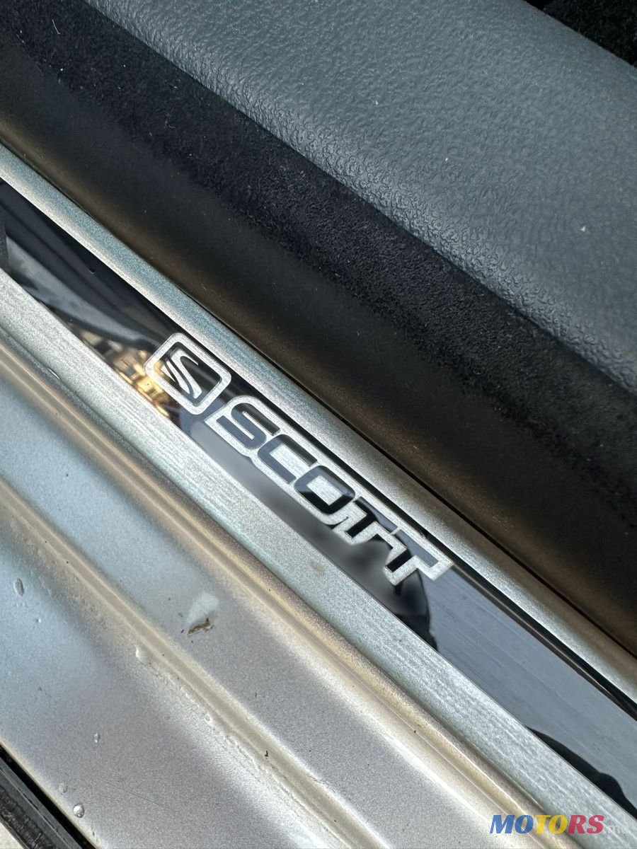 2008' Volkswagen Golf Plus photo #3