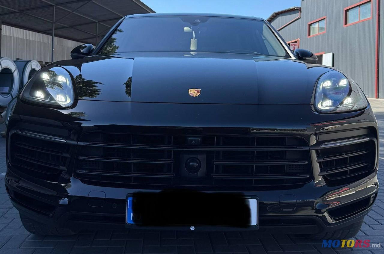 2021' Porsche Cayenne photo #3