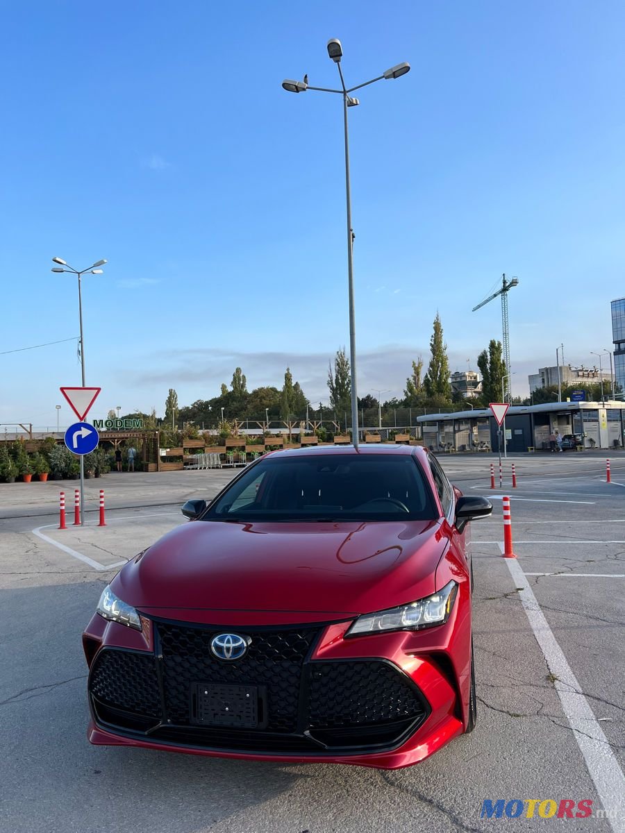 2020' Toyota Avalon photo #2