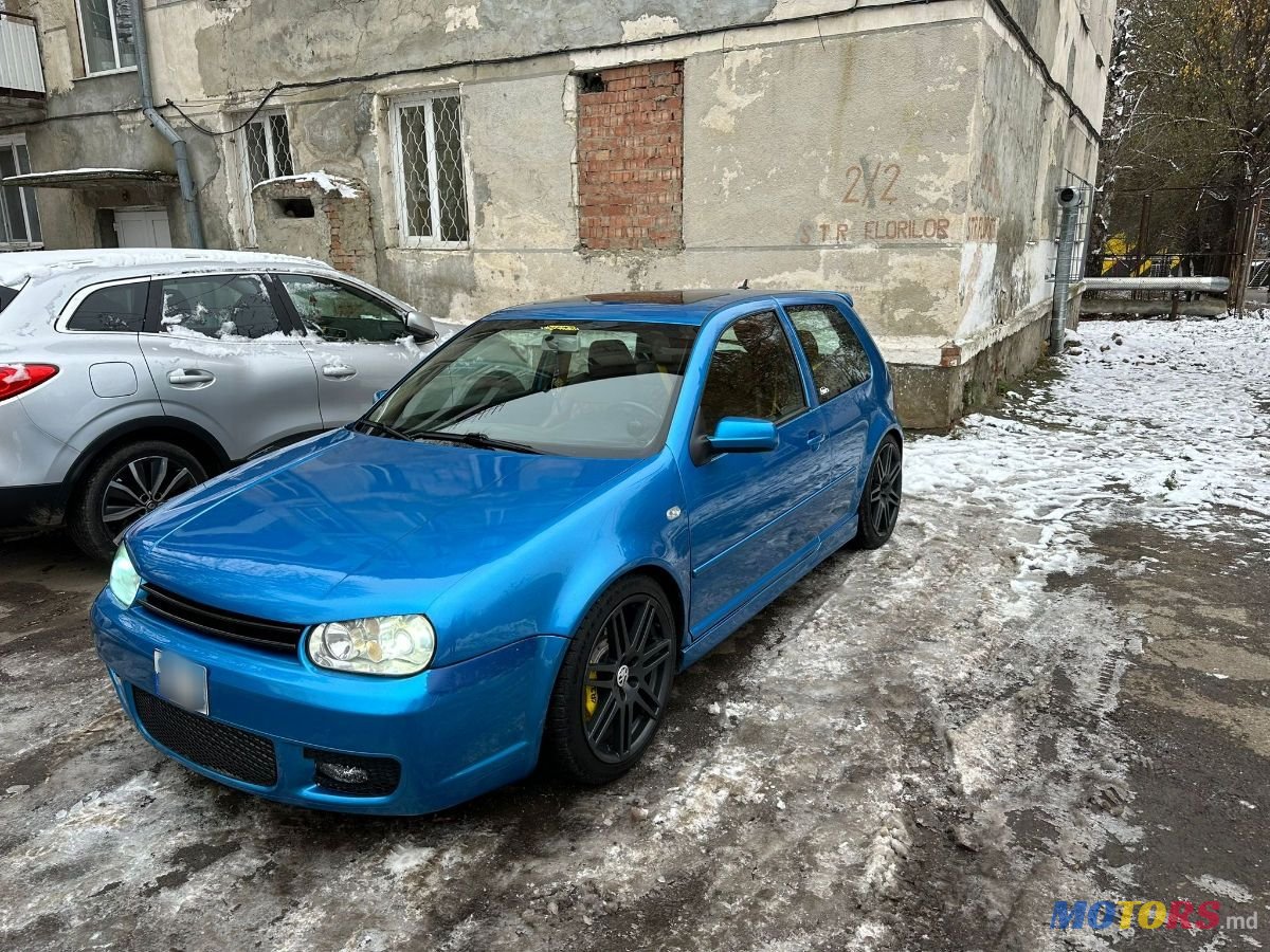 2002' Volkswagen Golf photo #3