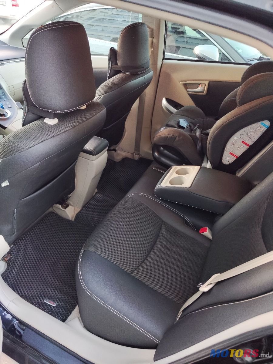 2011' Toyota Prius photo #6