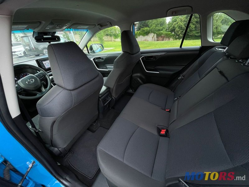 2020' Toyota RAV4 photo #6