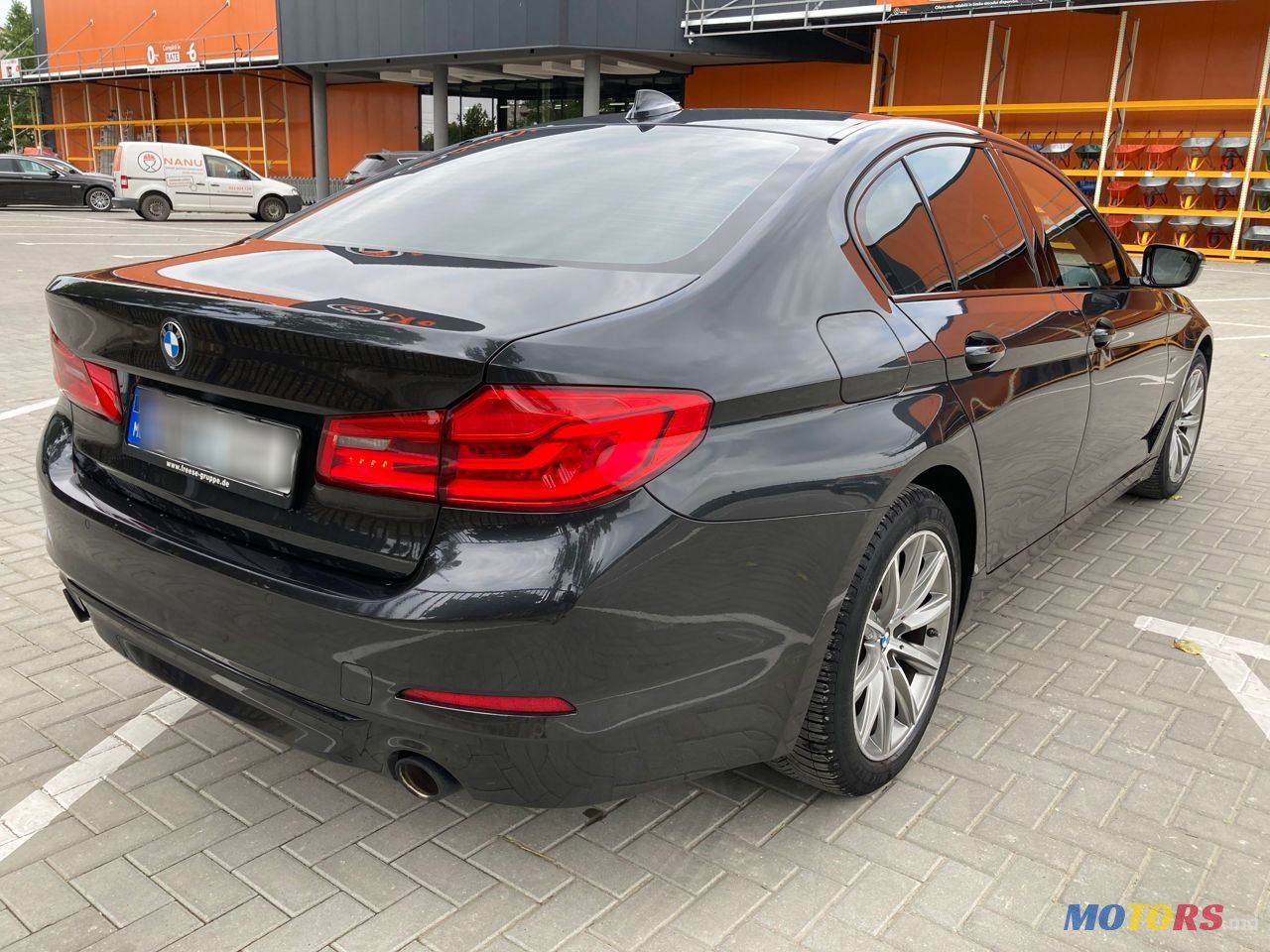 2017' BMW 5 Series photo #2