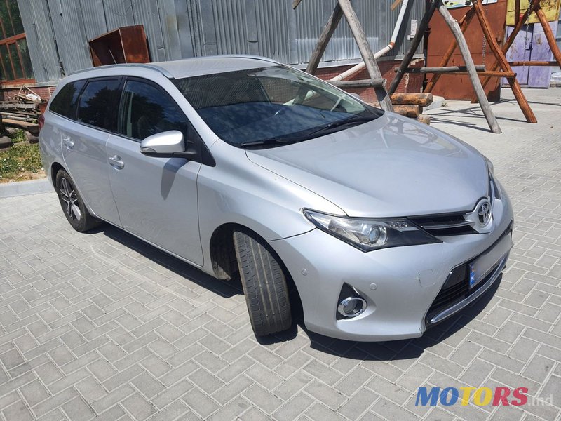 2015' Toyota Auris photo #5