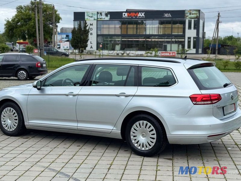 2018' Volkswagen Passat photo #4