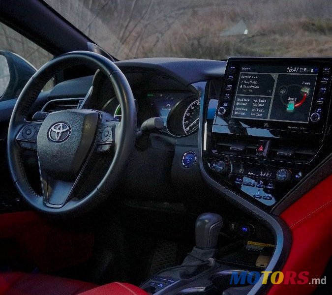2020' Toyota Camry photo #5