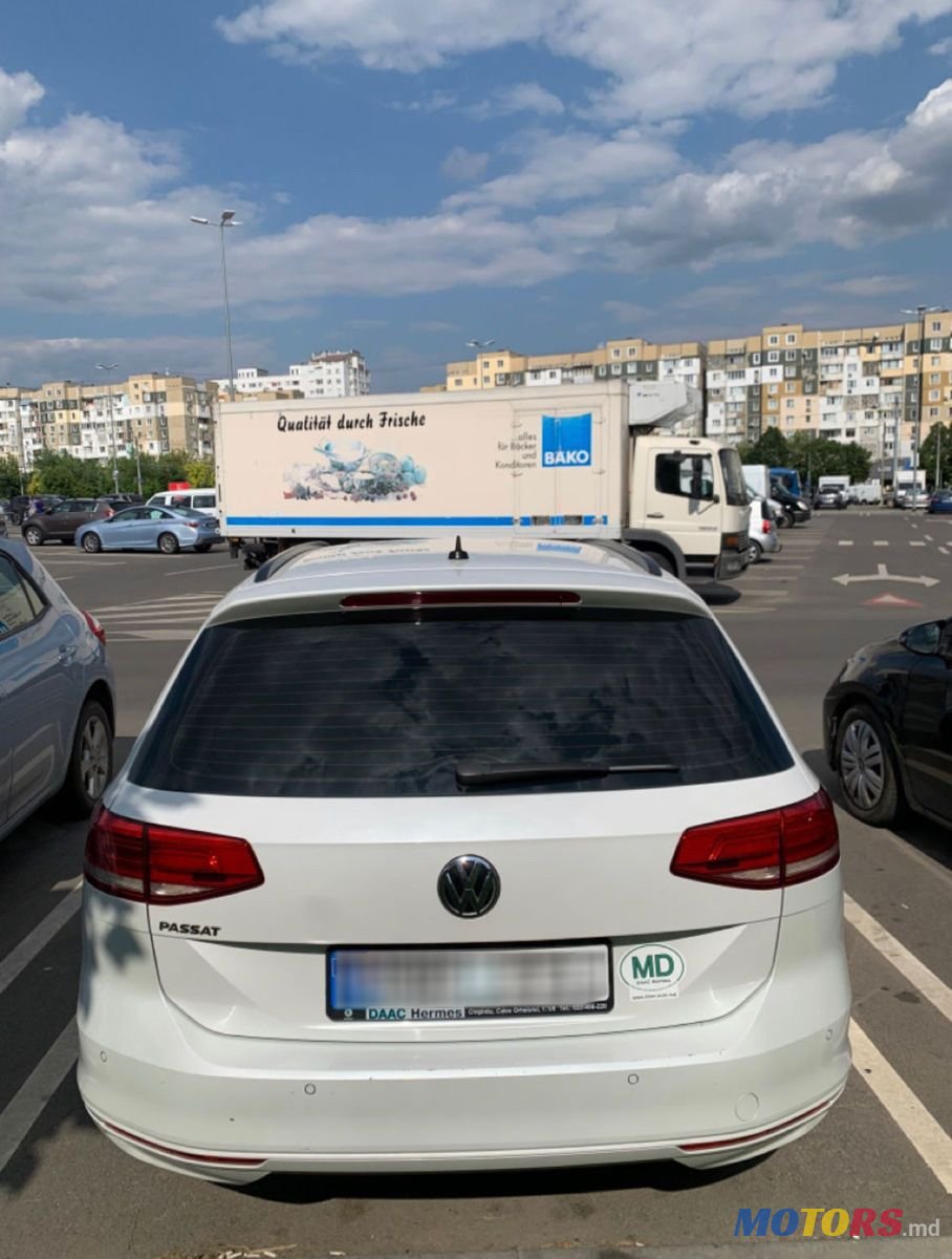 2017' Volkswagen Passat photo #4