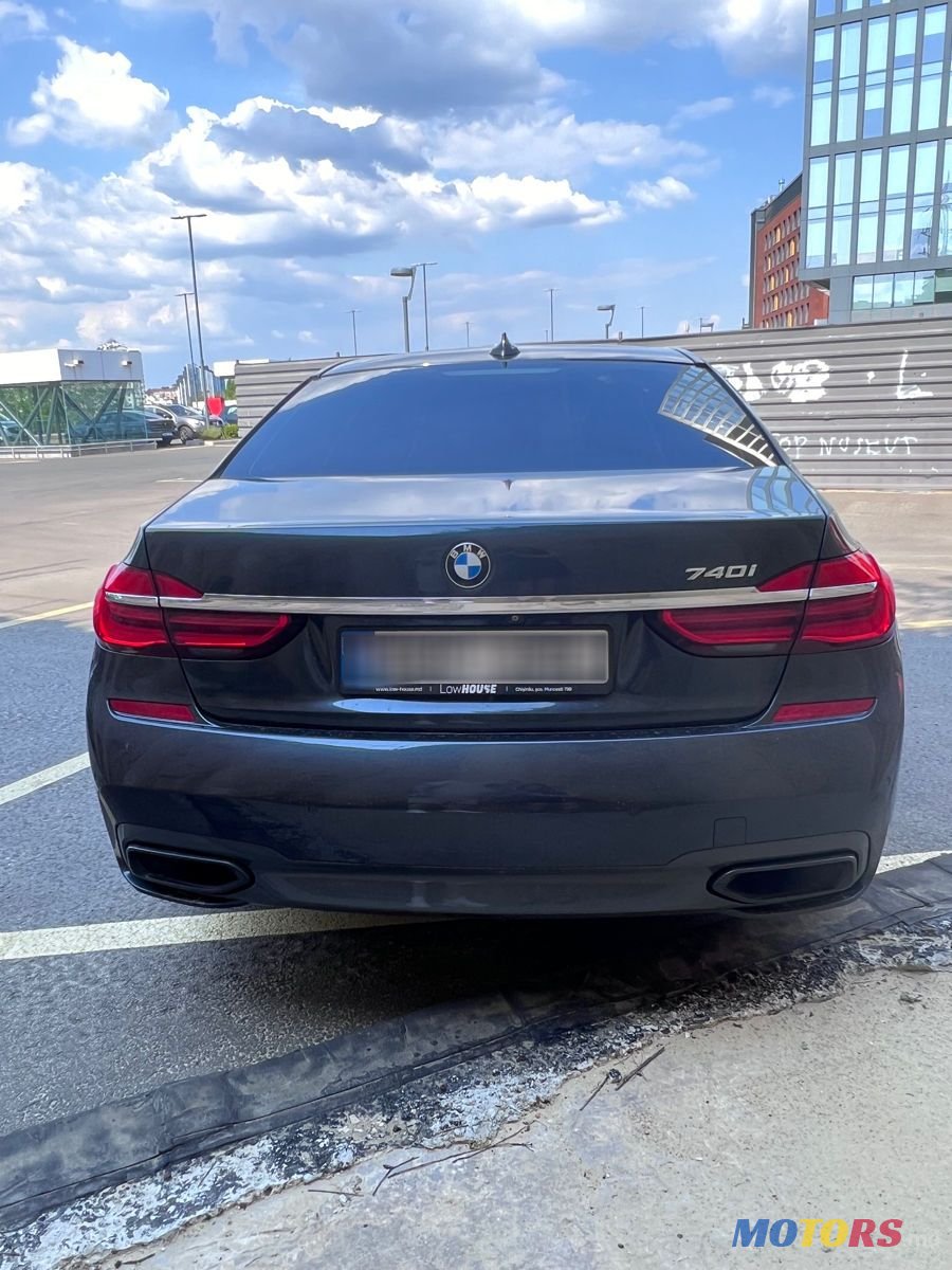2016' BMW 7 Series photo #5